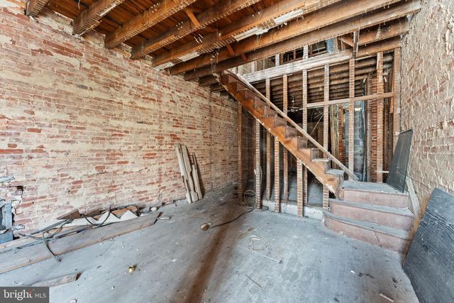809 APPLETON ST, Baltimore, MD 21217