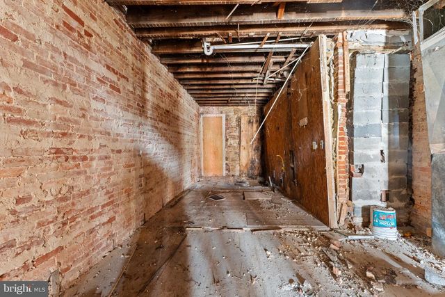 809 APPLETON ST, Baltimore, MD 21217