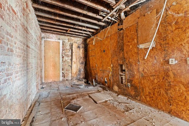 809 APPLETON ST, Baltimore, MD 21217