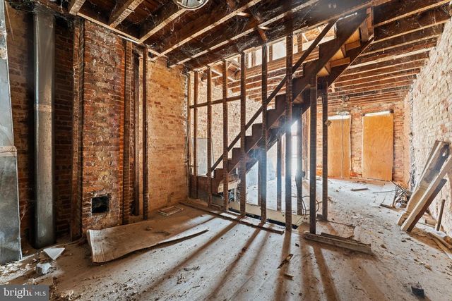 809 APPLETON ST, Baltimore, MD 21217