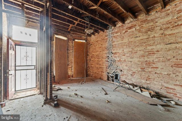 809 APPLETON ST, Baltimore, MD 21217
