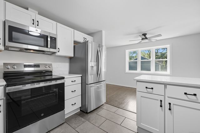 47 Brickyard Road, Clinton, CT 06413