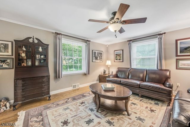 40 Bowers Rd, Caldwell Boro Twp., NJ 07006