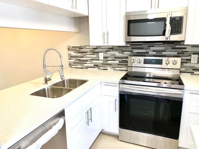 2750 Forest Hills Boulevard 208, Coral Springs, FL 33065
