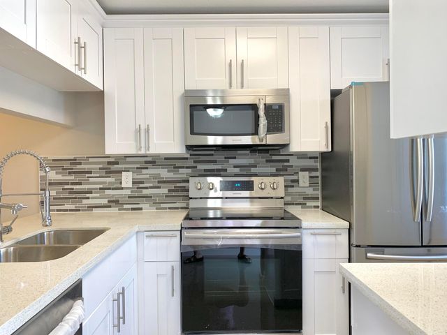2750 Forest Hills Boulevard 208, Coral Springs, FL 33065