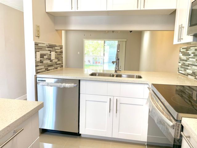 2750 Forest Hills Boulevard 208, Coral Springs, FL 33065