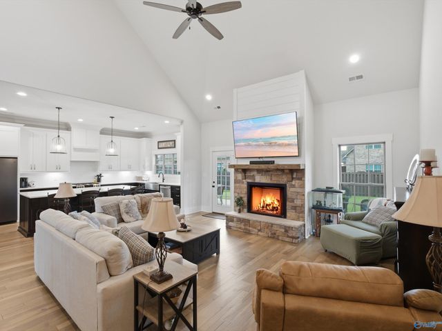 16789 Colton Lane, Athens, AL 35613