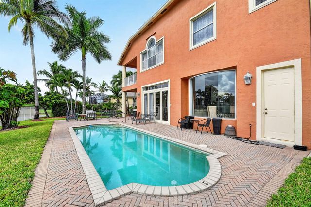 2279 Ridgewood Circle, Royal Palm Beach, FL 33411