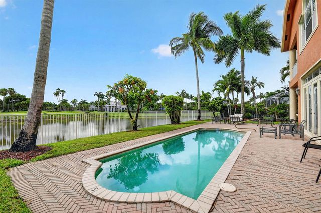 2279 Ridgewood Circle, Royal Palm Beach, FL 33411