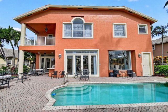 2279 Ridgewood Circle, Royal Palm Beach, FL 33411