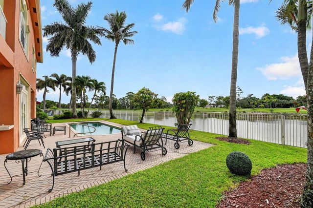 2279 Ridgewood Circle, Royal Palm Beach, FL 33411