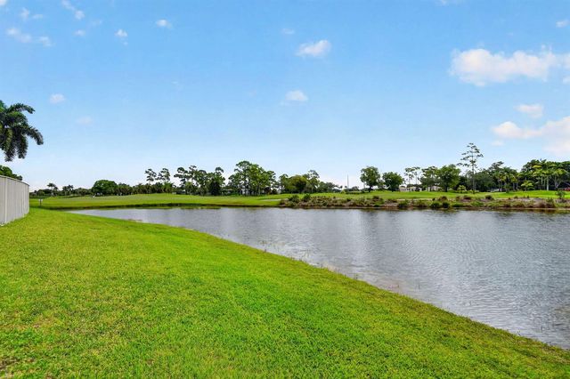 2279 Ridgewood Circle, Royal Palm Beach, FL 33411