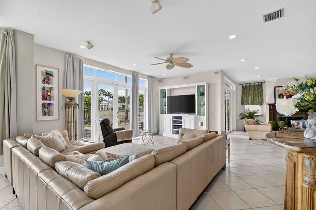 2279 Ridgewood Circle, Royal Palm Beach, FL 33411