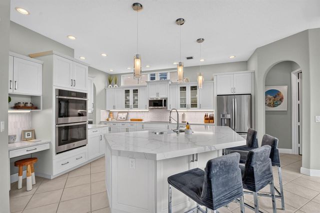 2279 Ridgewood Circle, Royal Palm Beach, FL 33411