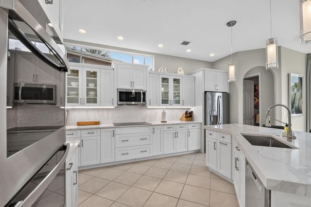 2279 Ridgewood Circle, Royal Palm Beach, FL 33411