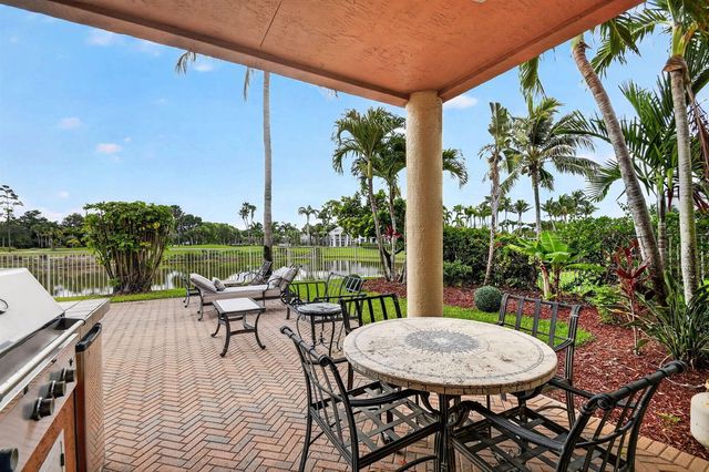 2279 Ridgewood Circle, Royal Palm Beach, FL 33411