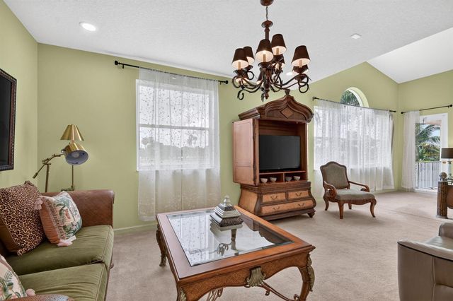 2279 Ridgewood Circle, Royal Palm Beach, FL 33411