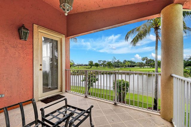 2279 Ridgewood Circle, Royal Palm Beach, FL 33411