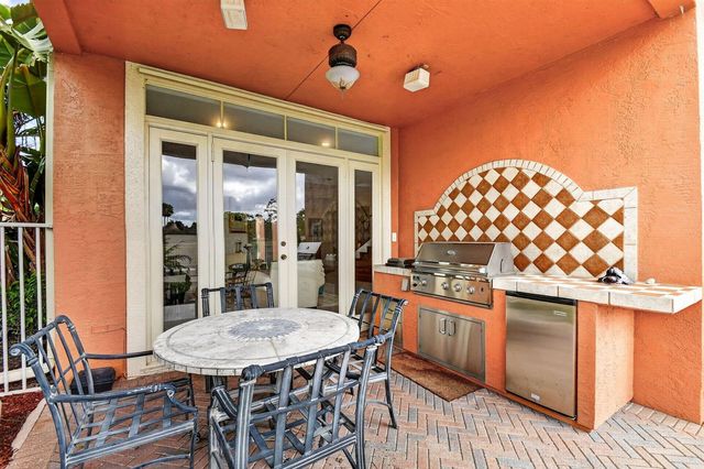 2279 Ridgewood Circle, Royal Palm Beach, FL 33411