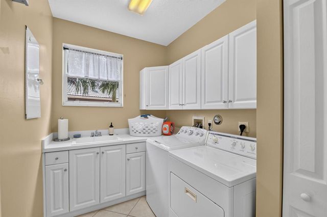 2279 Ridgewood Circle, Royal Palm Beach, FL 33411