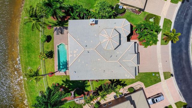 2279 Ridgewood Circle, Royal Palm Beach, FL 33411