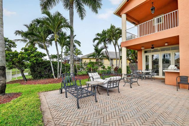 2279 Ridgewood Circle, Royal Palm Beach, FL 33411
