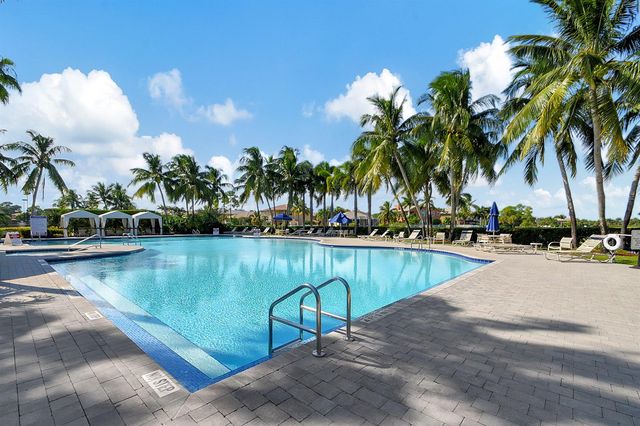 2279 Ridgewood Circle, Royal Palm Beach, FL 33411