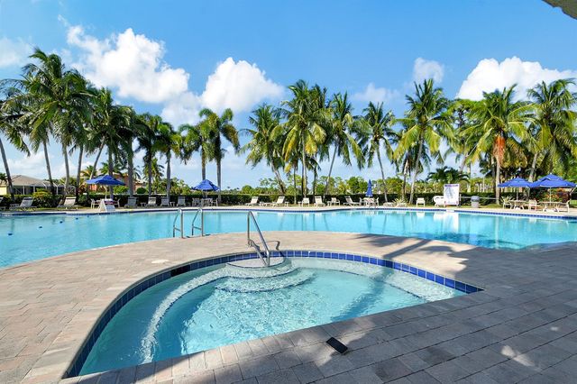 2279 Ridgewood Circle, Royal Palm Beach, FL 33411