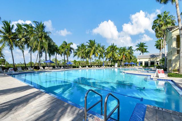 2279 Ridgewood Circle, Royal Palm Beach, FL 33411