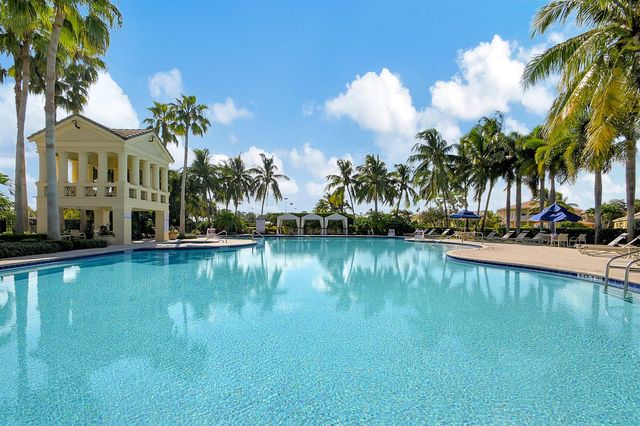 2279 Ridgewood Circle, Royal Palm Beach, FL 33411