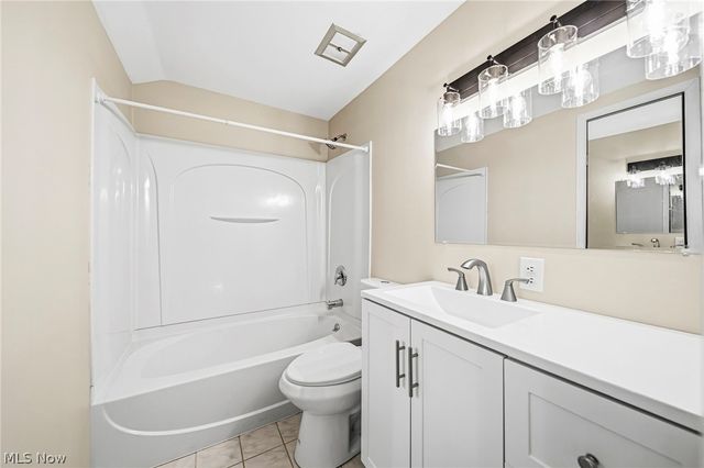 21896 River Oaks Drive C-1, Rocky River, OH 44116