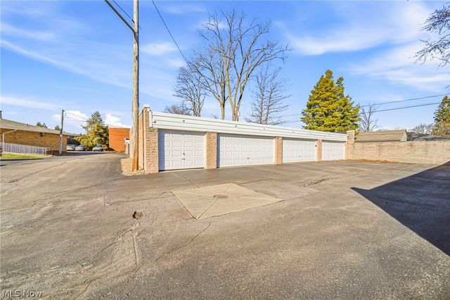 21896 River Oaks Drive C-1, Rocky River, OH 44116