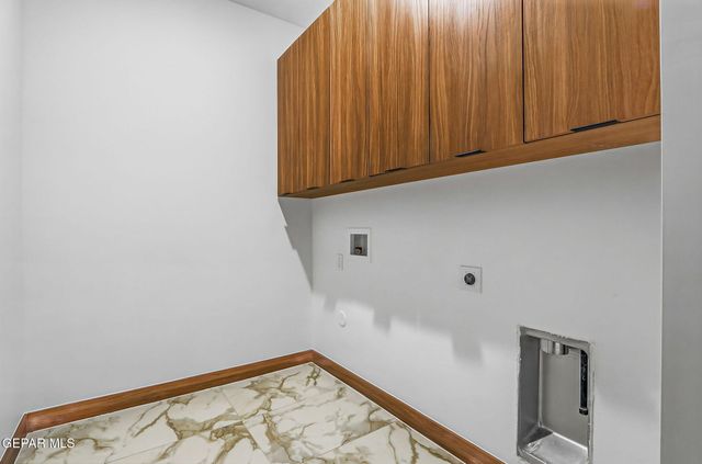 953 Ada Lane, El Paso, TX 79932