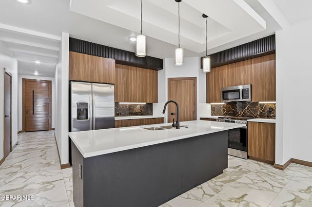 953 Ada Lane, El Paso, TX 79932