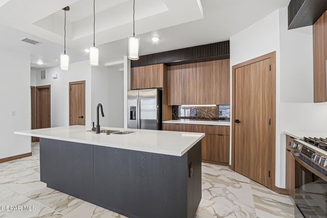 953 Ada Lane, El Paso, TX 79932