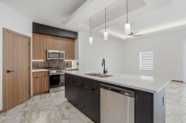 953 Ada Lane, El Paso, TX 79932