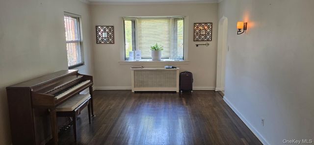 20962 Whitehall Terrace, Queens Village, NY 11427