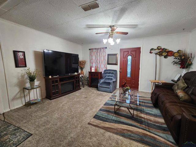1212 Baxley, Longview, TX 75601
