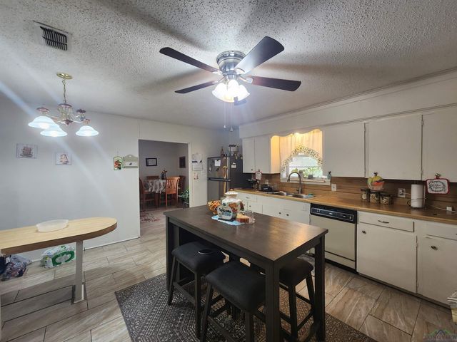 1212 Baxley, Longview, TX 75601