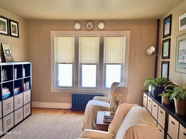 12 Parkview Court, Troy, NY 12180