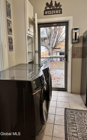 12 Parkview Court, Troy, NY 12180