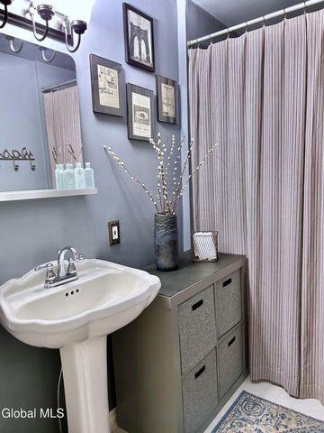 12 Parkview Court, Troy, NY 12180