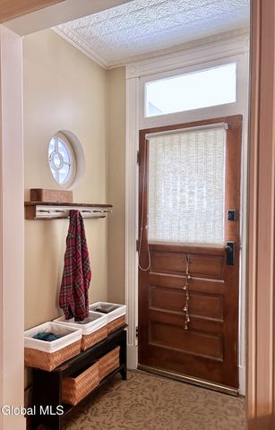 12 Parkview Court, Troy, NY 12180