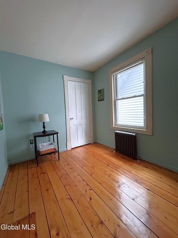 12 Parkview Court, Troy, NY 12180