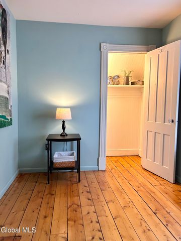 12 Parkview Court, Troy, NY 12180