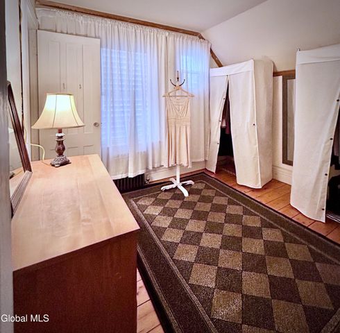 12 Parkview Court, Troy, NY 12180