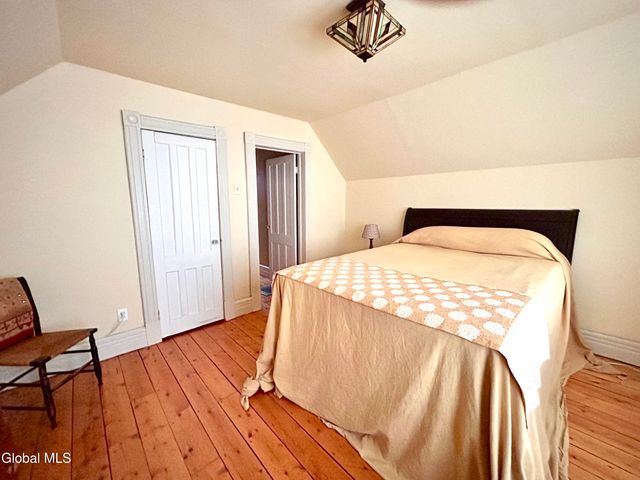 12 Parkview Court, Troy, NY 12180