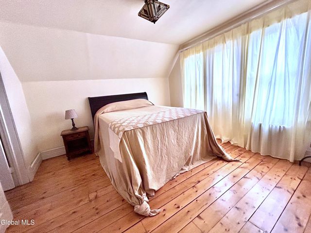 12 Parkview Court, Troy, NY 12180