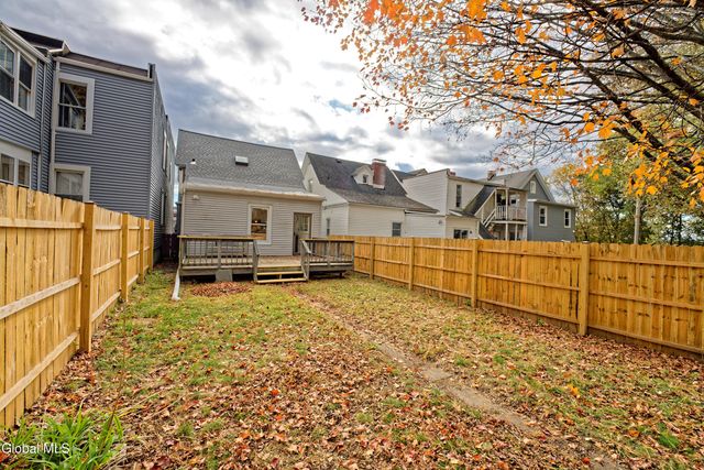 12 Parkview Court, Troy, NY 12180