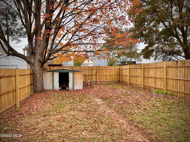 12 Parkview Court, Troy, NY 12180